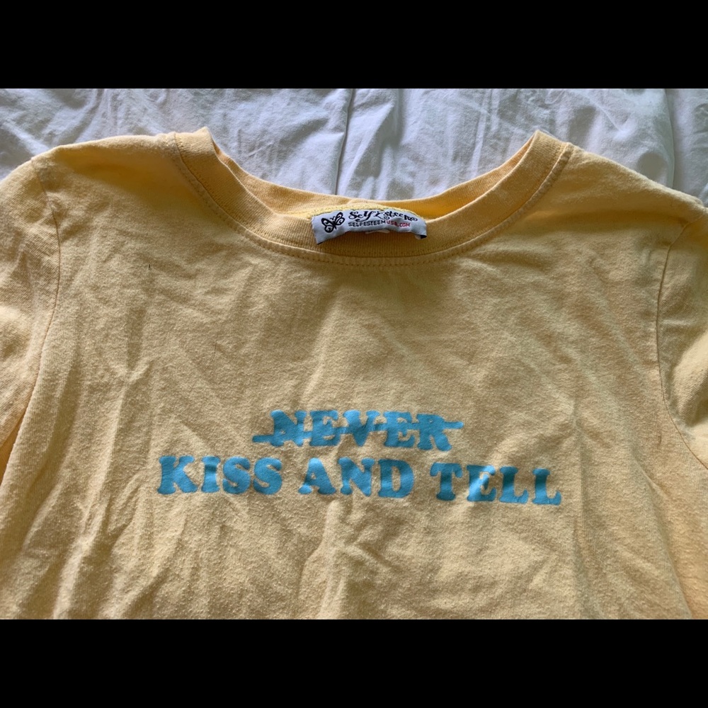 Cute never kiss and tell tee